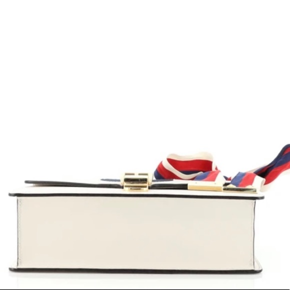 Gucci Sylvie Small Shoulder Bag in White Leather
❌SOLD❌ - Picture 4 of 11